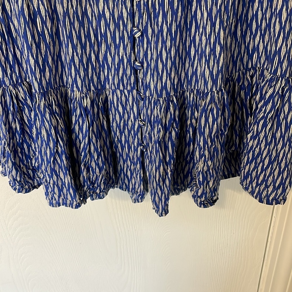 Maeve by Anthropologie Flowy Ruffled Blue/White Blouse With Buttons Size Small - Picture 4 of 8
